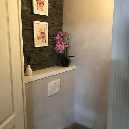 48 M2 With Balcony And Wifi In 아파트